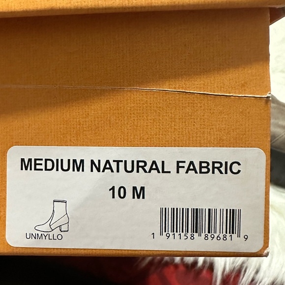 Unisa Natural fabric beige boots size 10 NWT - Picture 3 of 11